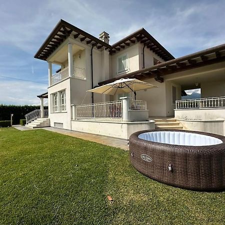 Villa Oriella - Piscina Idromassaggio E Relax -Versilia Camaiore Exterior foto