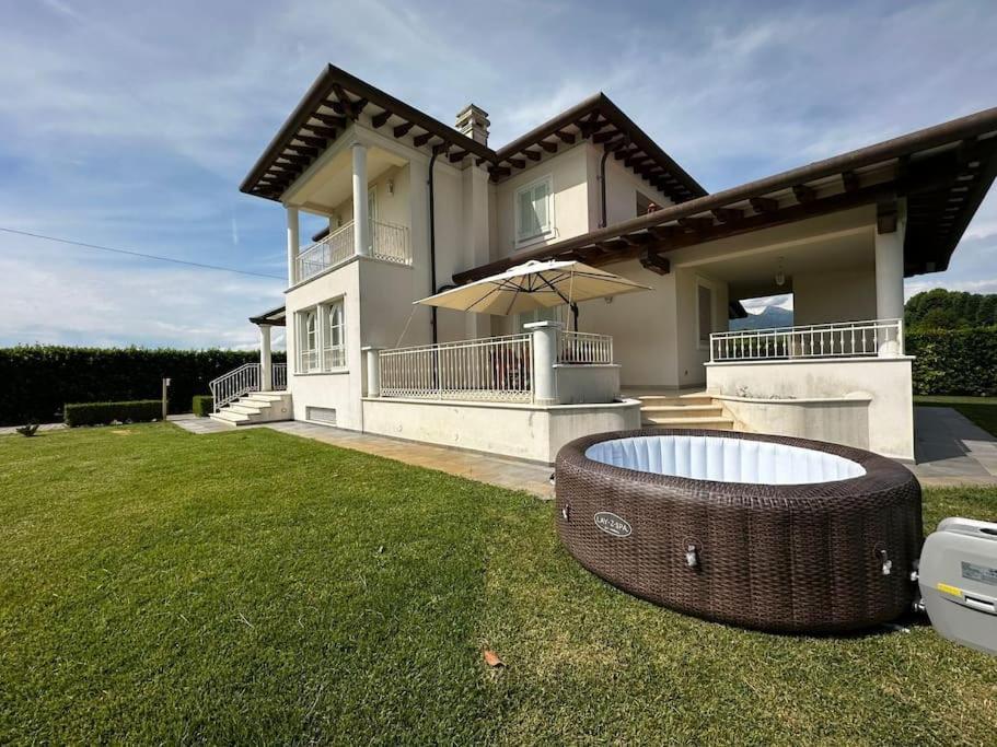 Villa Oriella - Piscina Idromassaggio E Relax -Versilia Camaiore Exterior foto