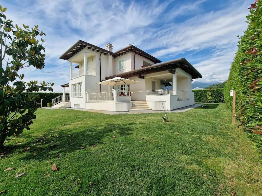 Villa Oriella - Piscina Idromassaggio E Relax -Versilia Camaiore Exterior foto