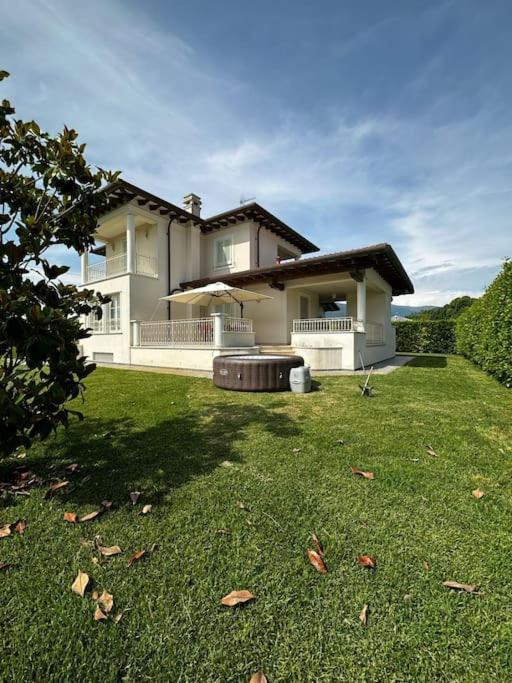 Villa Oriella - Piscina Idromassaggio E Relax -Versilia Camaiore Exterior foto