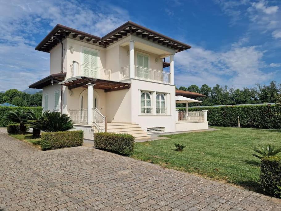 Villa Oriella - Piscina Idromassaggio E Relax -Versilia Camaiore Exterior foto