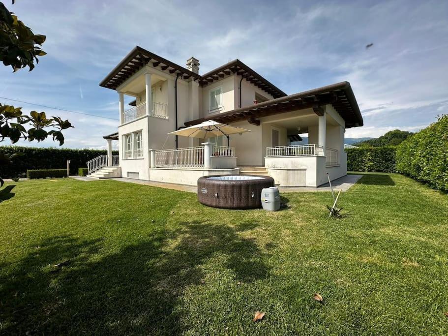 Villa Oriella - Piscina Idromassaggio E Relax -Versilia Camaiore Exterior foto